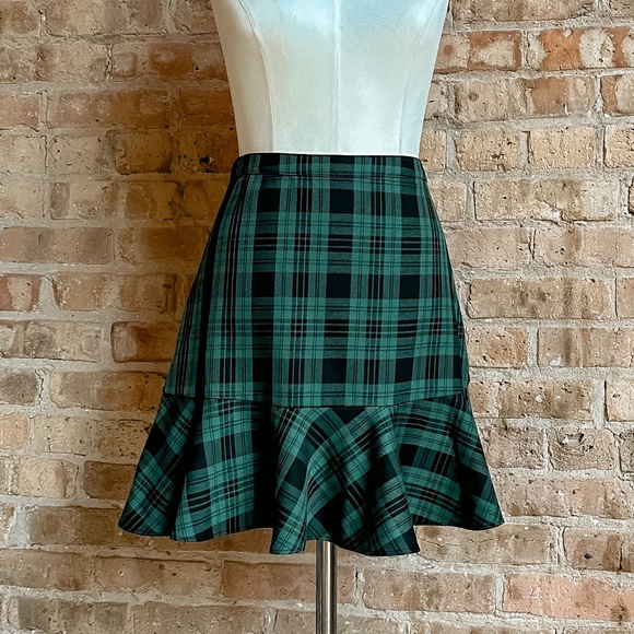 BNWT Draper James Ruffle Hem Skirt in Blackwatch Plaid - Picture 14 of 16